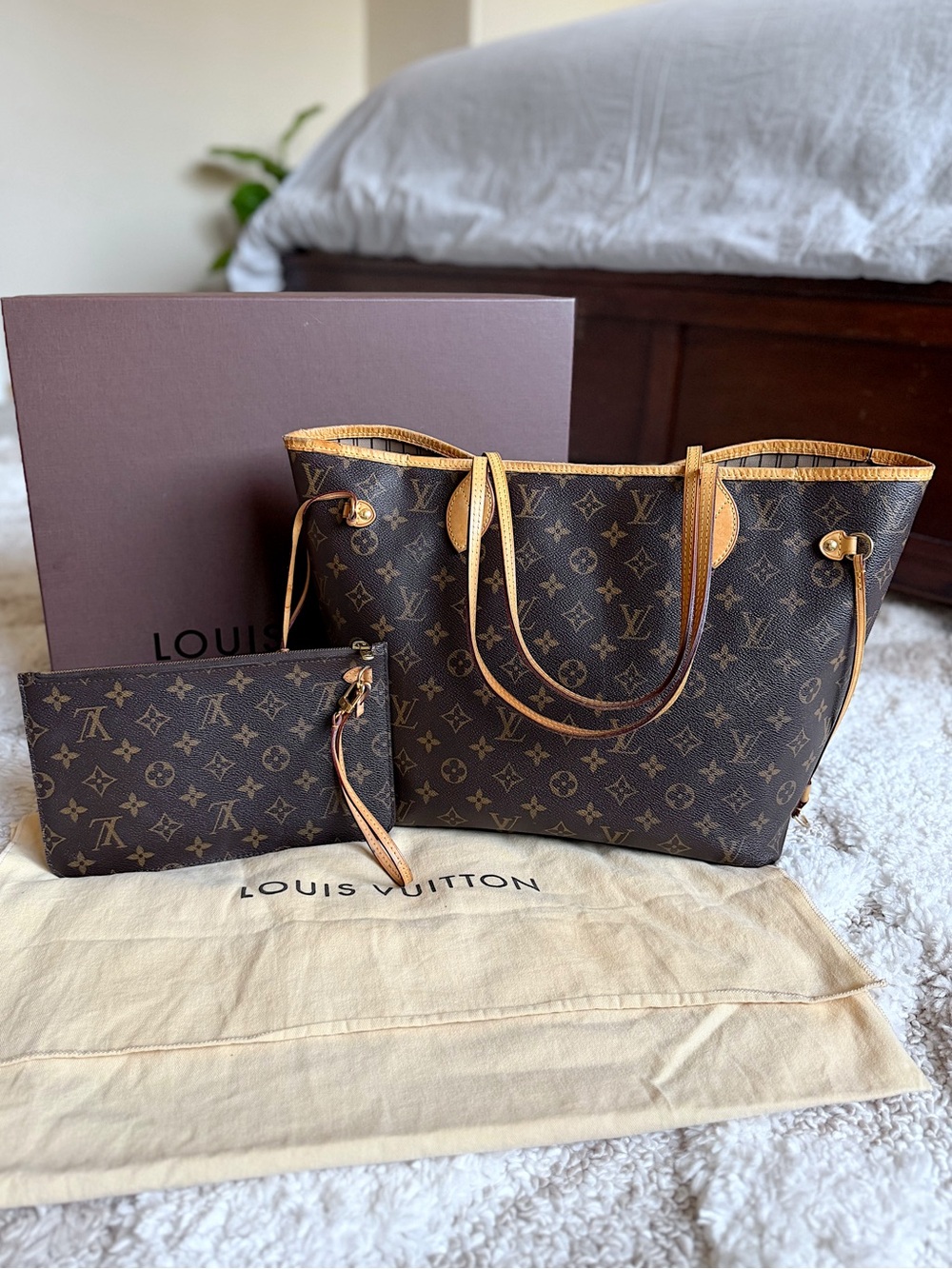 Louis vuitton monogram neverfull MM + pouch wristlet shoulder bag shopper tote